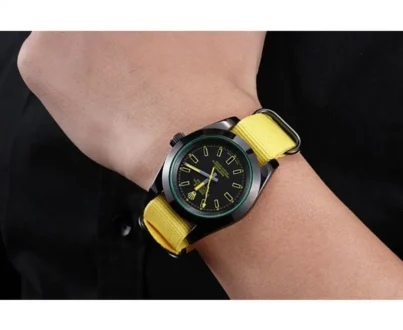 Teil der renommierten Classic Fusion Kollektion, kombiniert dieses Modell ein schwarzes Keramikgehäuse mit einem lebendigen blauen Zifferblatt. Es vereint modernes Material mit elegantem Design. (uhren-store.com)